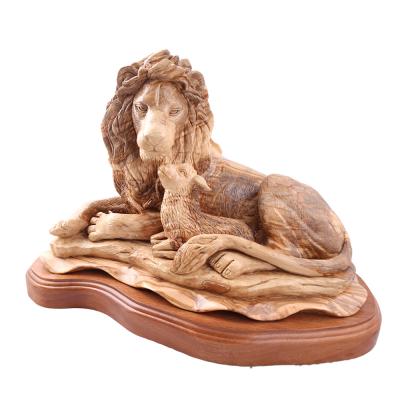 Olive_Wood_Lion_with_a_Lamb13__1471205624_338