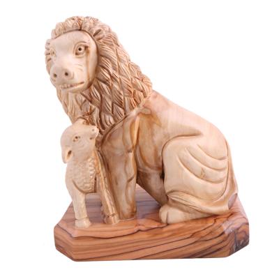 Olive_Wood_Lion_with_a_Lamb6__1471204605_570